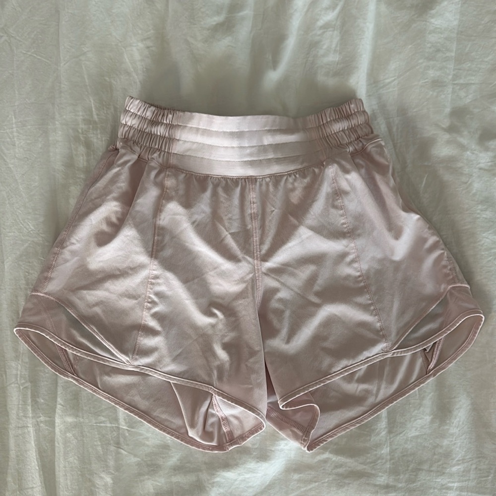 Lululemon Hotty Hot 3.5” Lined Shorts - Great Condition
